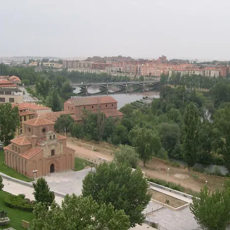 Ribera Del Puente * Salamanka